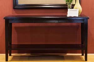 The Windsor Console can be used in the Foyer, as well as behind the sofa as a divider. It has 3 handy little drawers for your keys/small items.
<br> Size: 140 x 45 x 80 cm